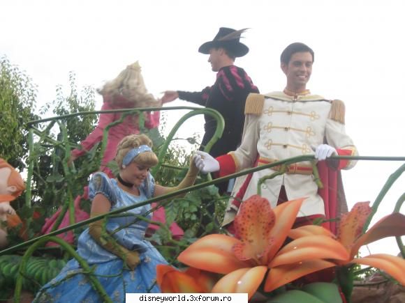 Imagini - eu am sa pun ceva poze de la disney din excursie - Disneyland